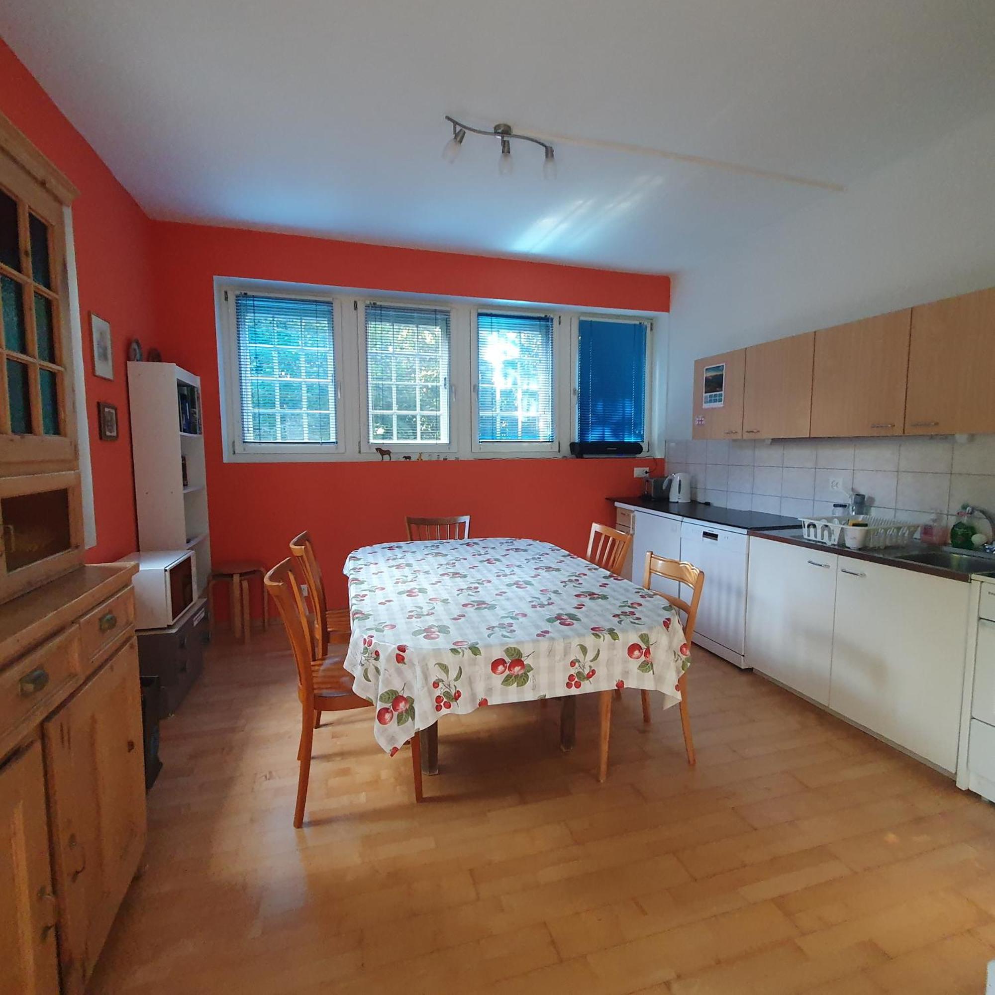 Zentral Gelegene Wohnung Mit Grossem Garten Interlaken Luaran gambar